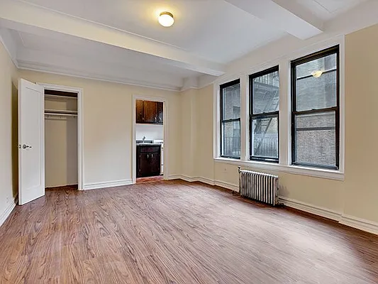 Rented by Cooper & Cooper Real Estate | media 21