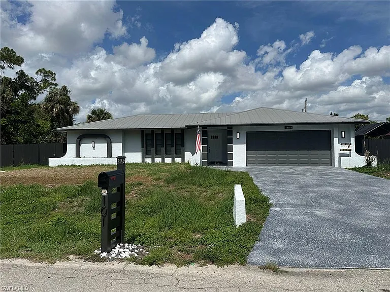 101 Edward Ave — Photo 3