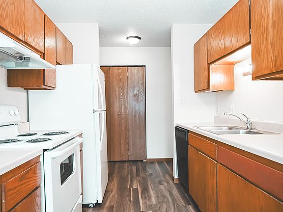 2nd image of 2815 20th Ave S #2825