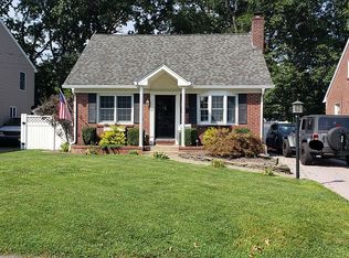 14 Forest Rd, Dumont, NJ 07628