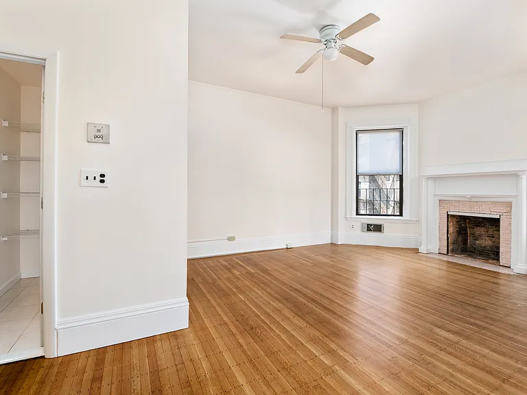 9 Buswell St #2R — Photo 6
