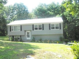 21 Rocky Hill Rd, Trumbull, CT 06611