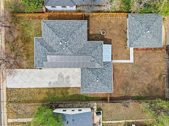 3rd image of 124 S Decatur Street
