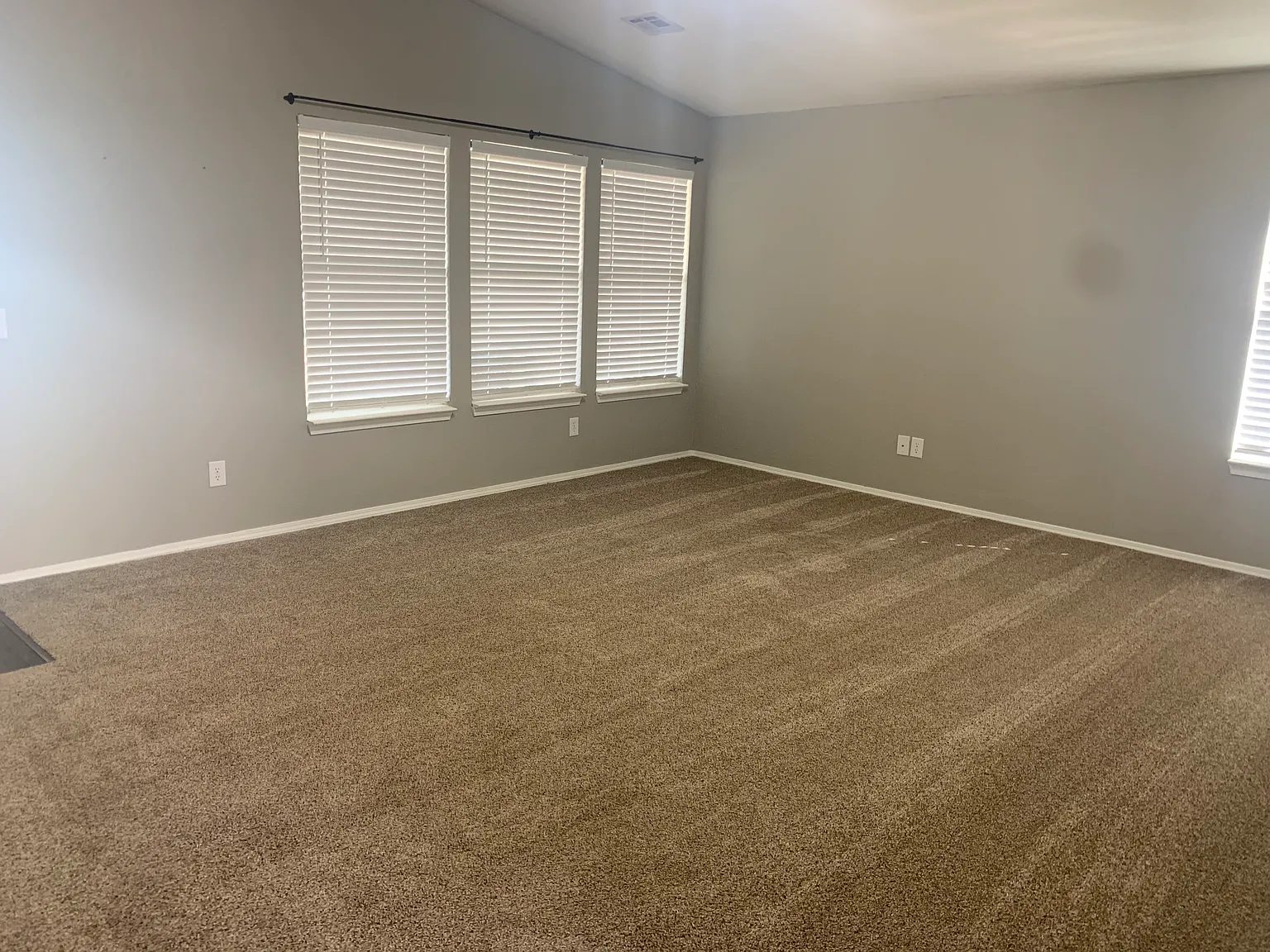 3 bed, 1367 sqft, $1,400 — Photo 3
