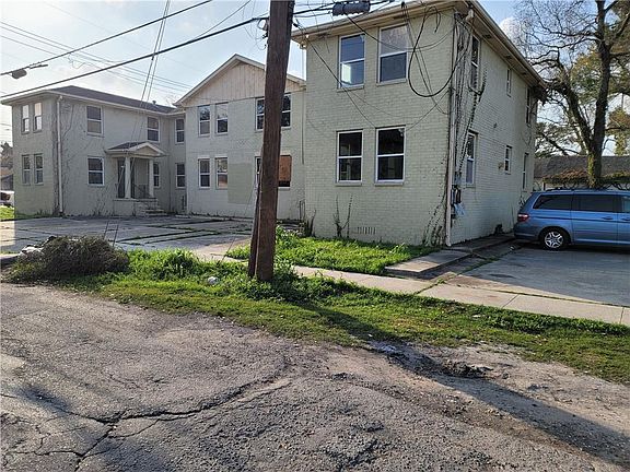 3rd image of 2416-18 Dante St