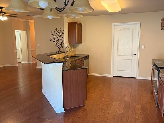 3rd image of 421 W Cumberland Rd APT 404