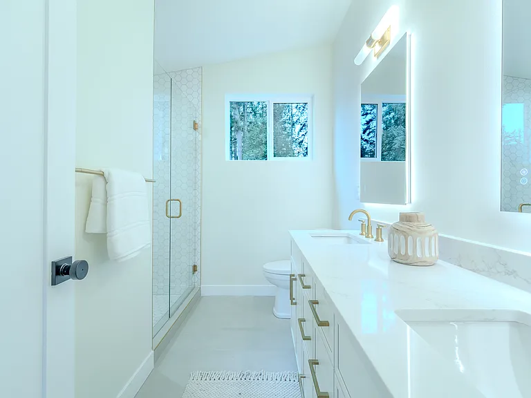 515 NE 123rd St — Photo 10
