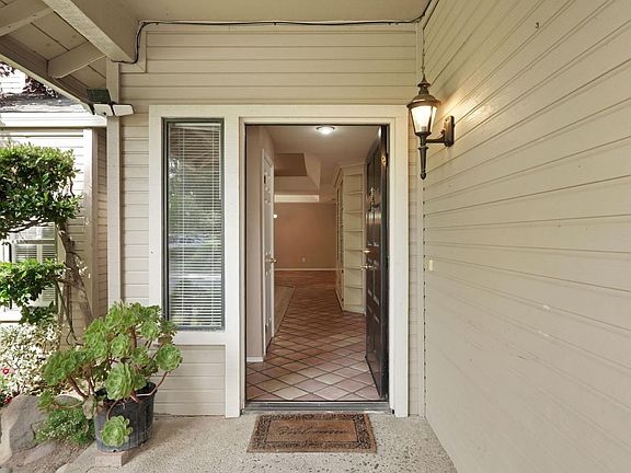4th image of 176 Rivergate Pl