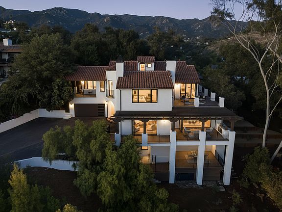 2nd image of 210 Las Alturas Rd