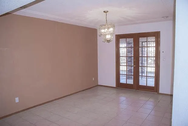 1313 James Cravens Ct — Photo 6