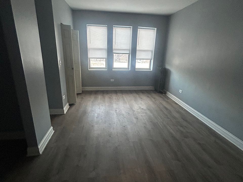 1st image of 7901 S Phillips Ave #205