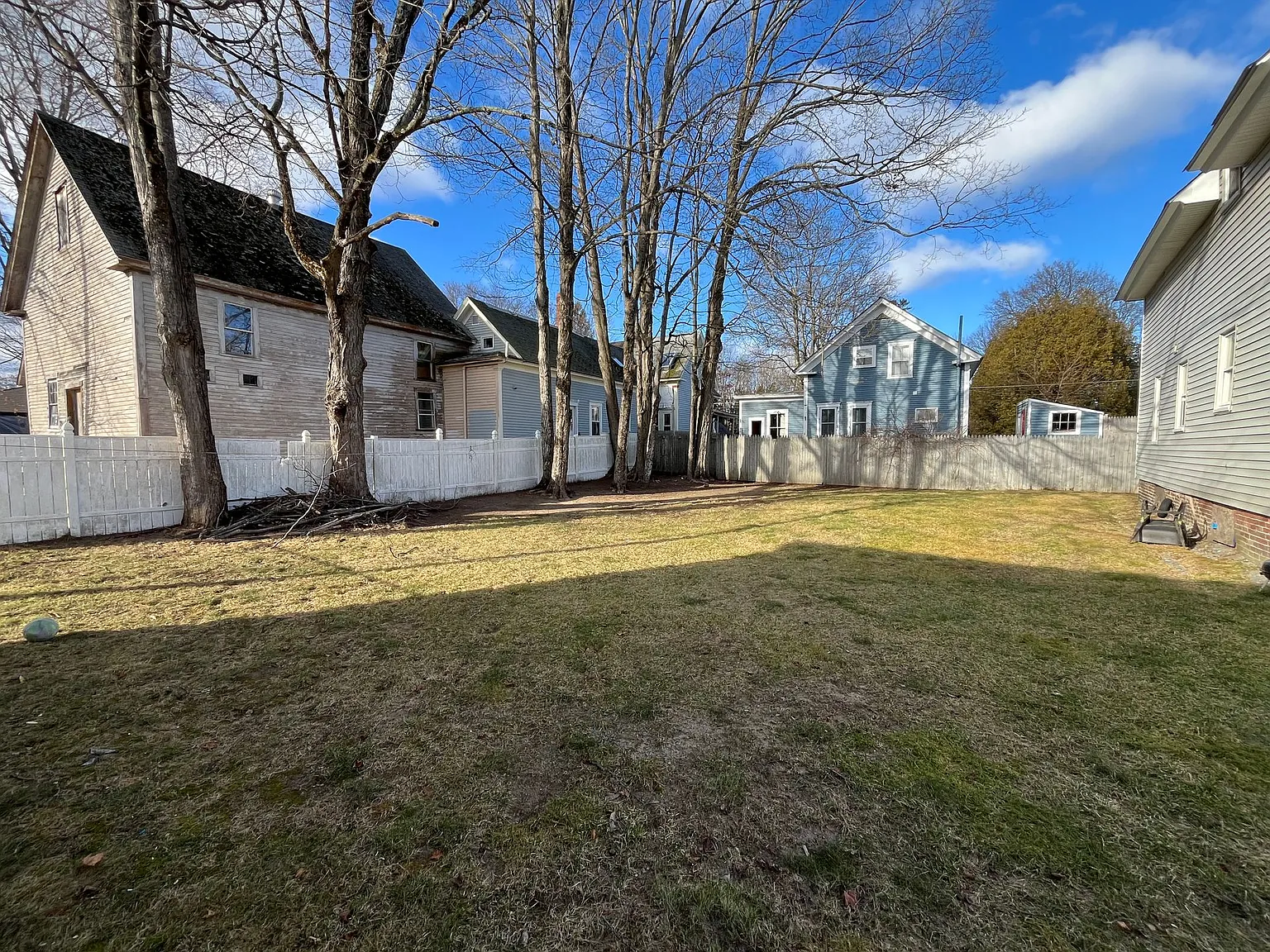 906 Portland Street — Photo 2