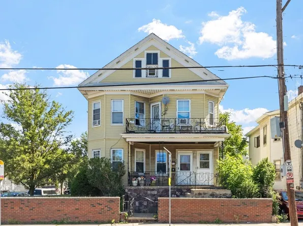 562 Main St, Medford, MA 02155