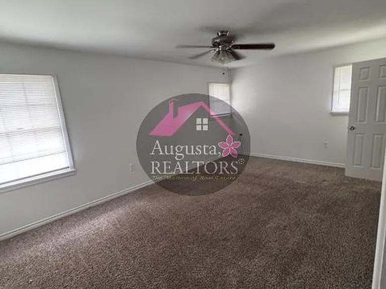 2626 Garfield Ave — Photo 9