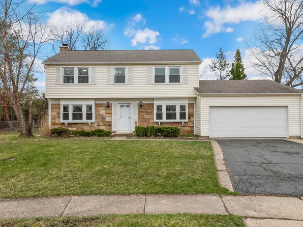 4 Burnt Ember Ct, Buffalo Grove, IL 60089