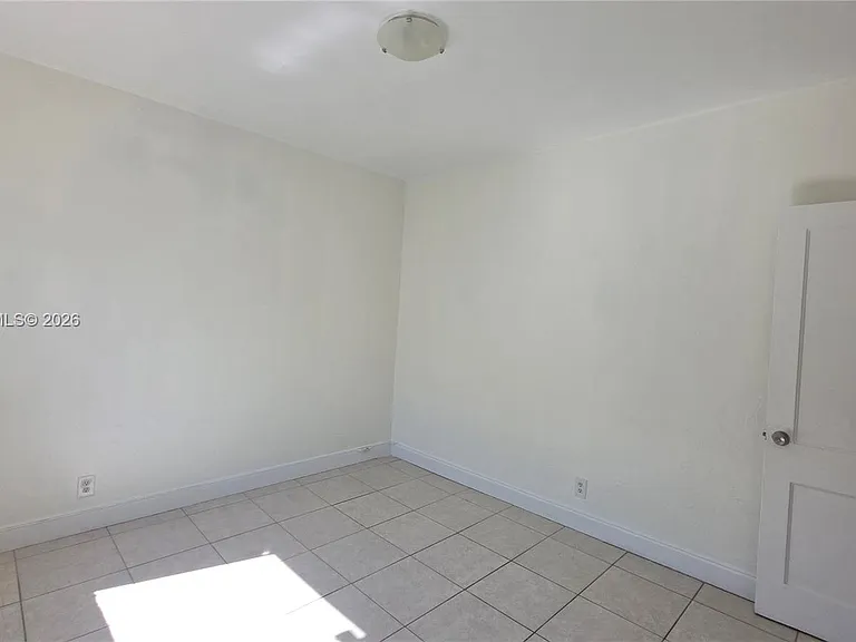 7629 Dickens Ave #7 — Photo 15