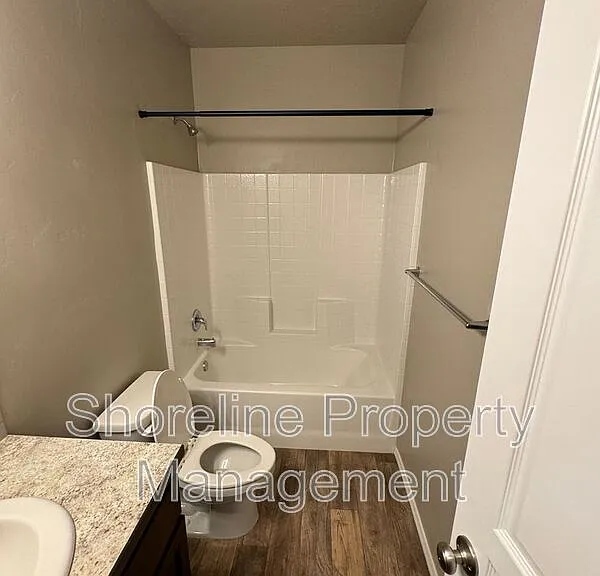 511 Diamond Lake St — Photo 91