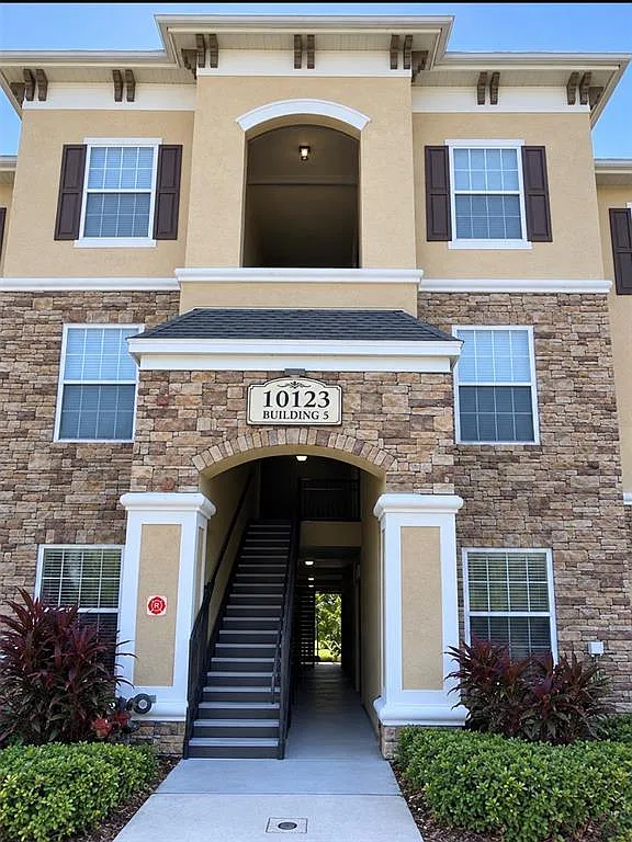 2 bed, 2.0 bath, 1045 sqft, $1,625 — Photo 1
