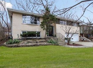 209 W Ravine Ave, Willow Springs, IL 60480