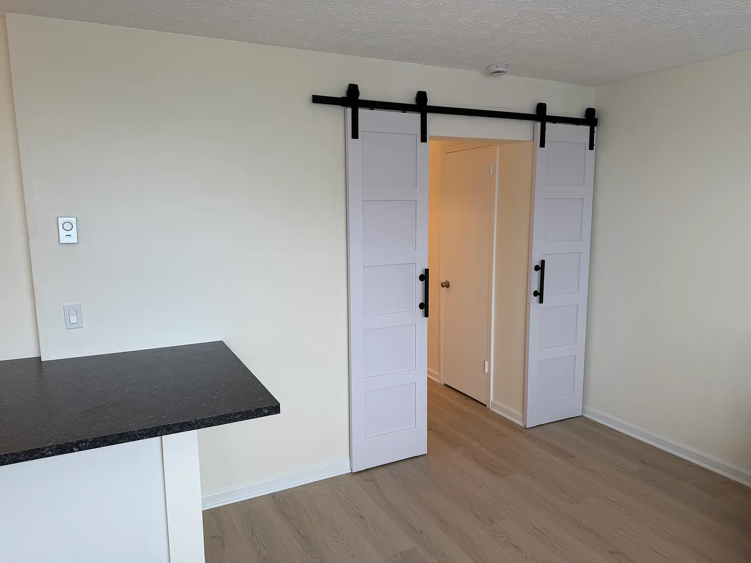 11850 Edgewater Dr — Photo 3