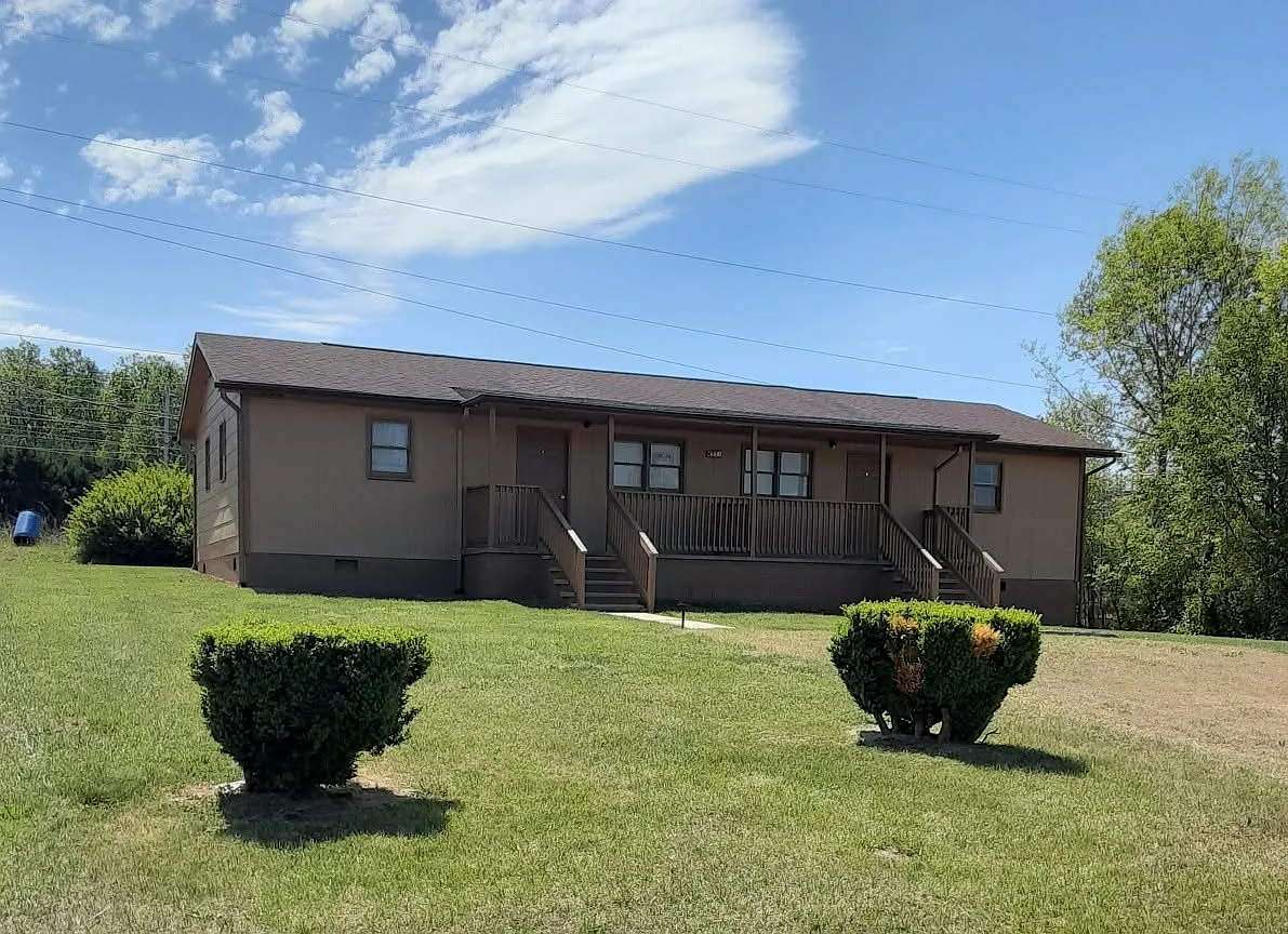 2 bed, 720 sqft, $975 — Photo 1