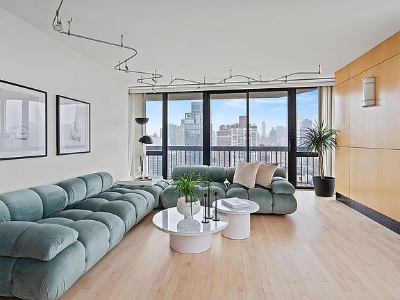 2nd image of 330 E 75th St APT 32A