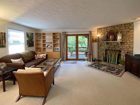 2nd image of 2346 E Winding Brook Cir