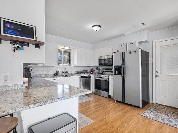 5th image of 209 Southview Dr