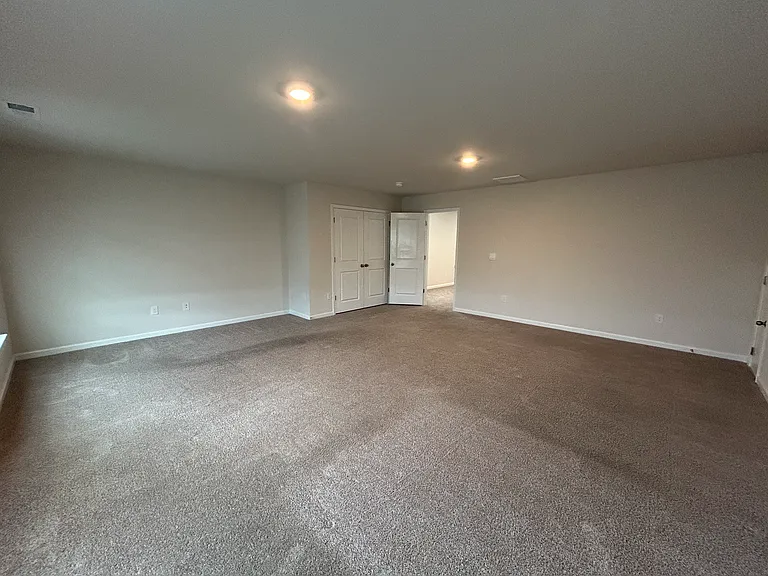 324 Vaccaro Dr — Photo 17