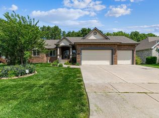 516 E Lakecrest Dr, Andover, KS 67002