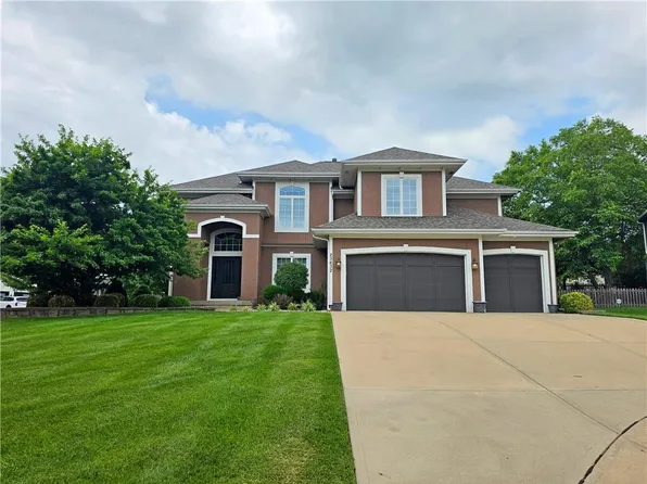 23632 W 52nd Ter, Shawnee, KS 66226