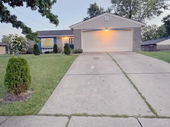 915 Holderness Ln, Cincinnati, OH 45240