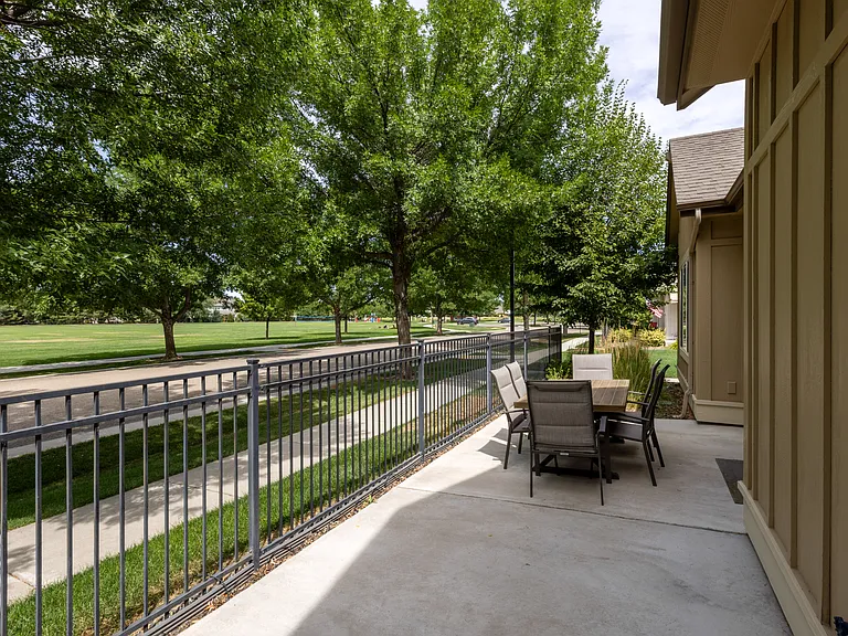 2598 E Decameron Ln — Photo 3