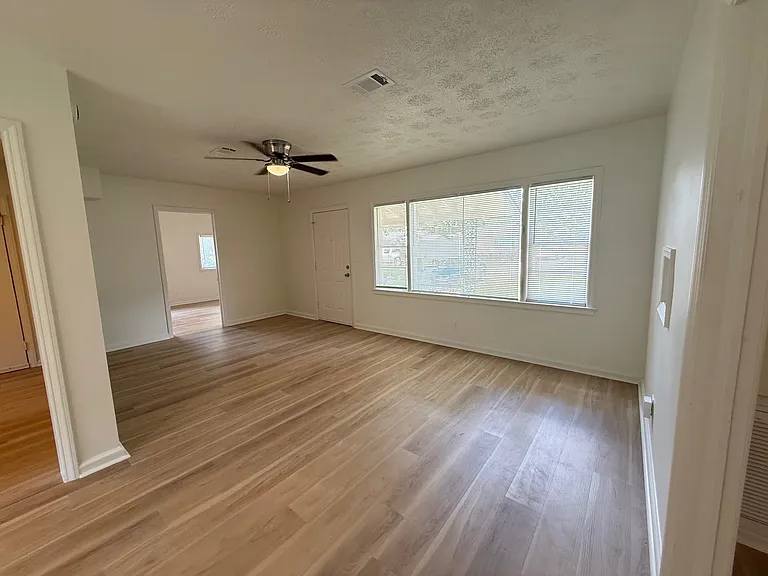 2408 Cornell Ave — Photo 6