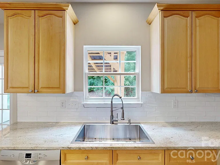 107 Stonemason Ct — Photo 14