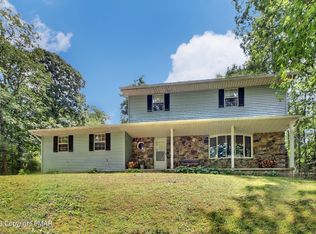 1112 Circle Dr N, Stroudsburg, PA 18360