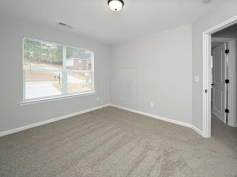 390 Woodland Cir — Photo 36