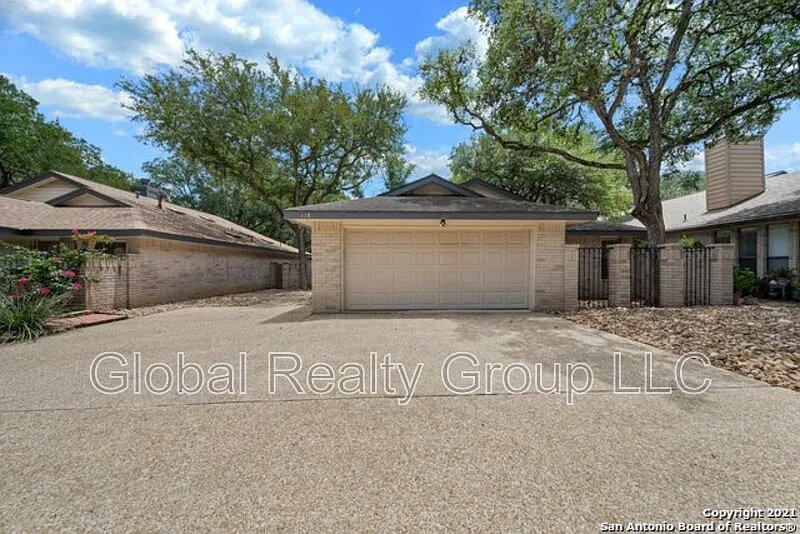 118 Golden Way