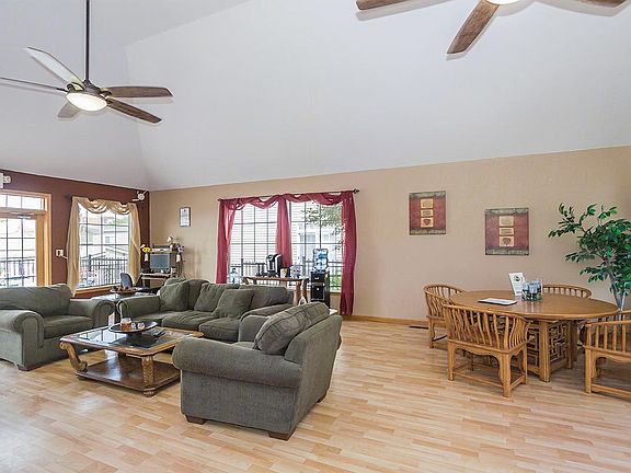 3rd image of 233 Saint Robert Plaza Dr #127