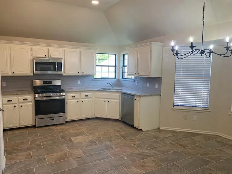 1100 SW 132nd St — Photo 5