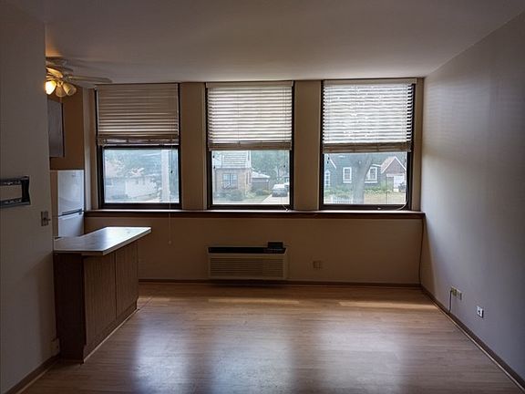 4th image of 530 E Highland Ave APT B3