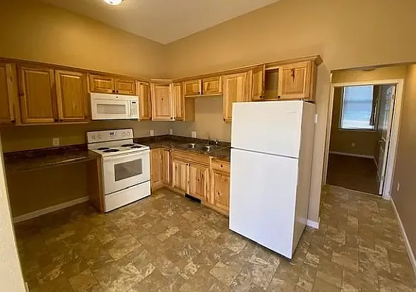 324 W 5th Ave #104