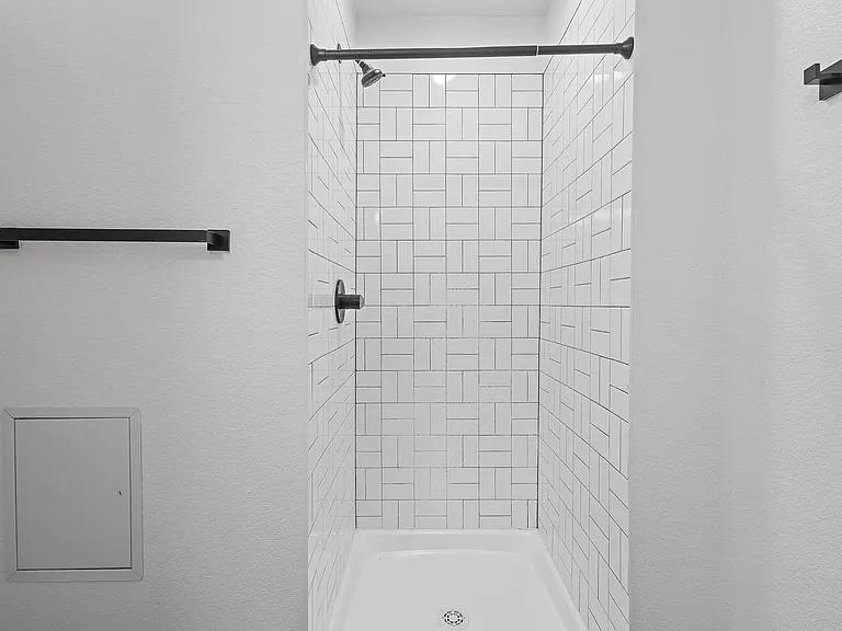 The Everett — Photo 18