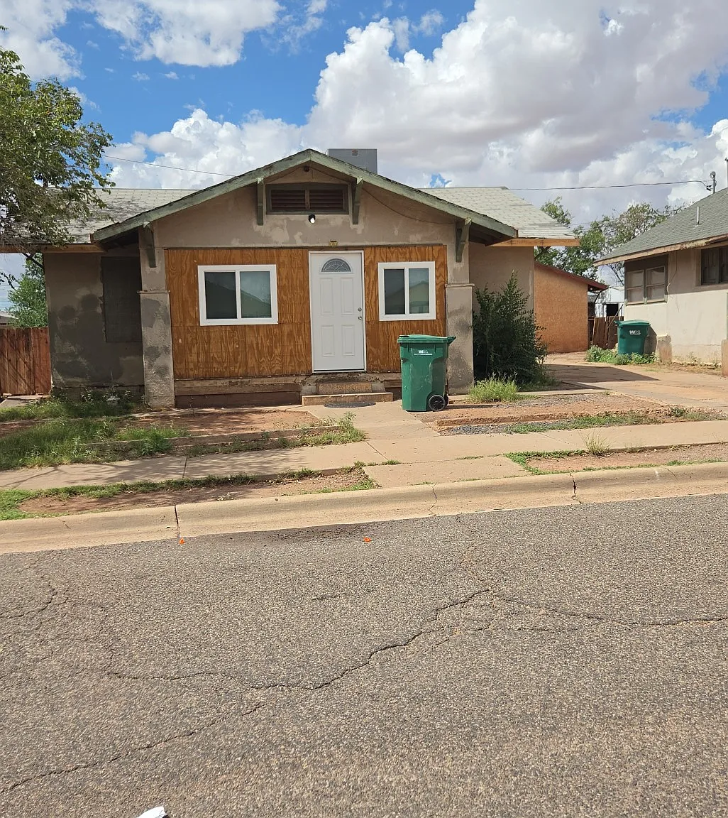 2 bed, 858 sqft, $1,100 — Photo 1