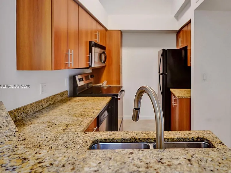 1011 Crystal Way #N — Photo 6