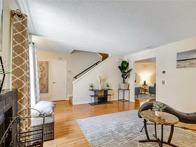 44600 La Paz Rd — Photo 3