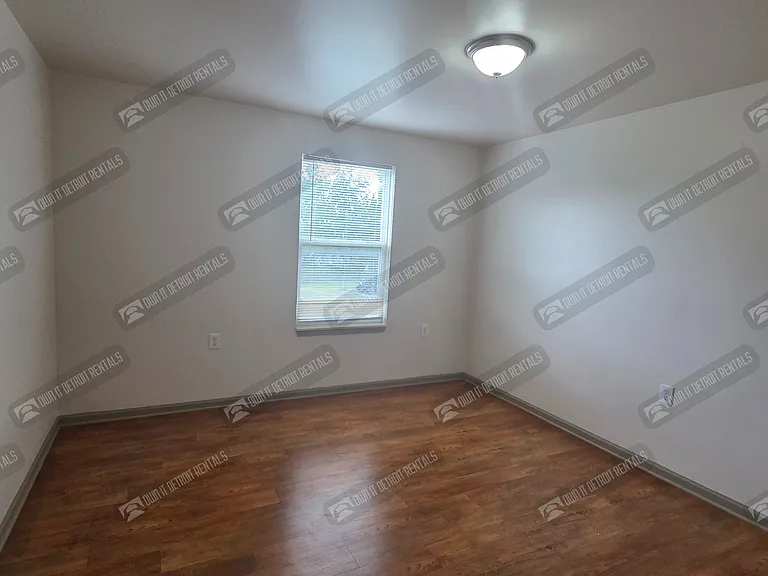 15887 Muirland St — Photo 6