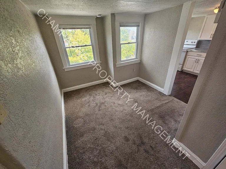 4046 McGee St — Photo 6