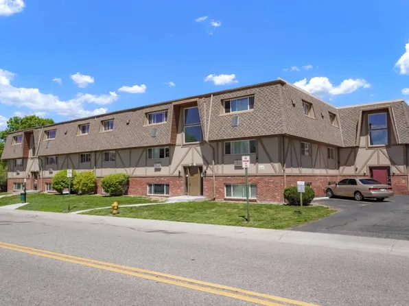 Hawk Point Apartments