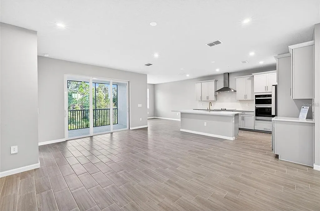 3 bed, 2.0 bath, 1740 sqft, $2,700 — Photo 3